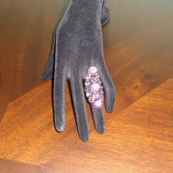 Beautiful purple statement ring- costume jewelry - Picture 9 of 12